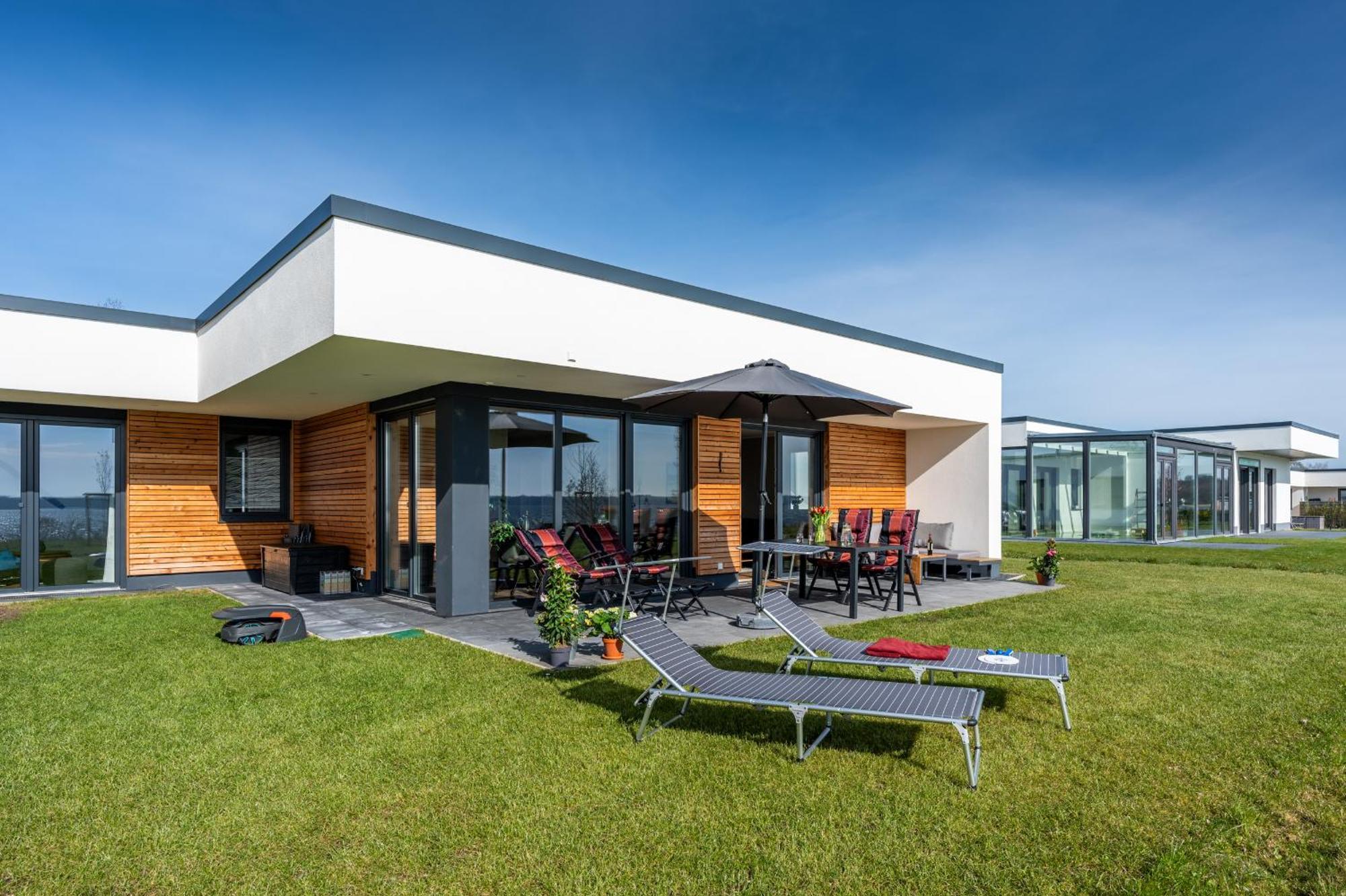 Hangar 19 Luxusbungalow Am See H8 Schwerin  Exterior foto
